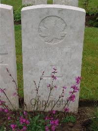 Etaples Military Cemetery - Fyffe, John
